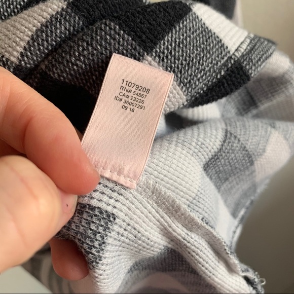 Victoria’s Secret thermal PJ top - Picture 6 of 6